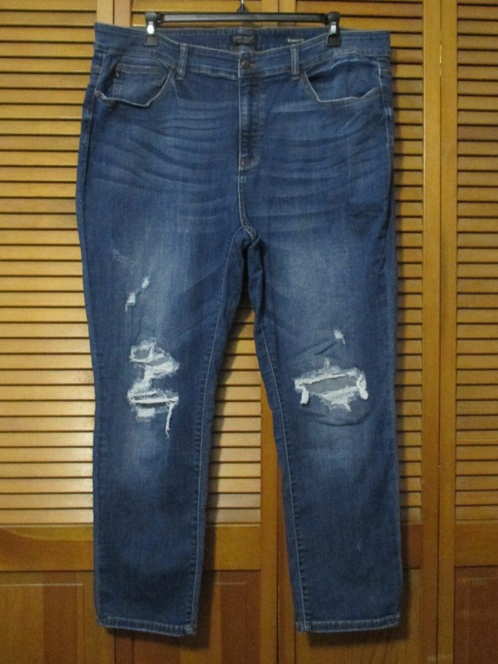 Judy Blue blue jeans boyfriend fit, distressed w/patches, great condition sz 22W